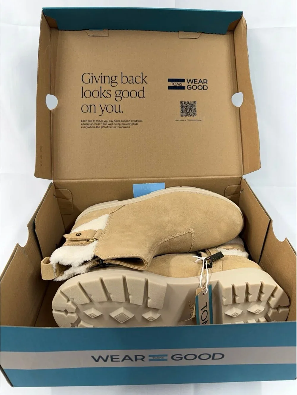 Women's Toms Astrid Lug Chelsea Boots size 6.5 NEW